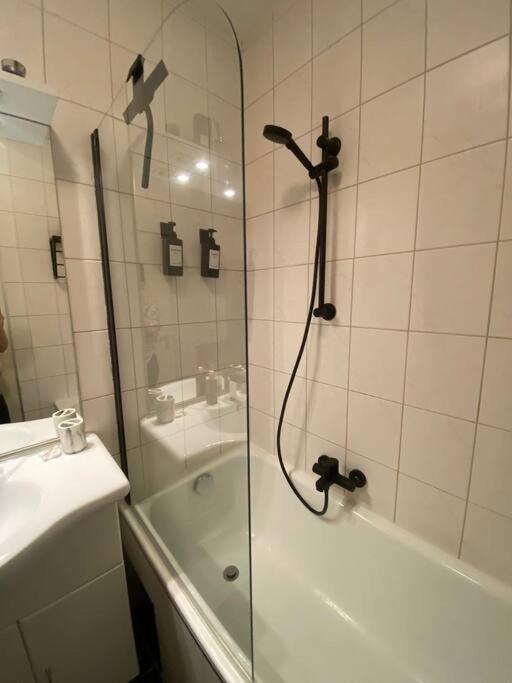 Schoene Wohnung In Zentraler Lage Klagenfurt am Woerthersee Exteriör bild